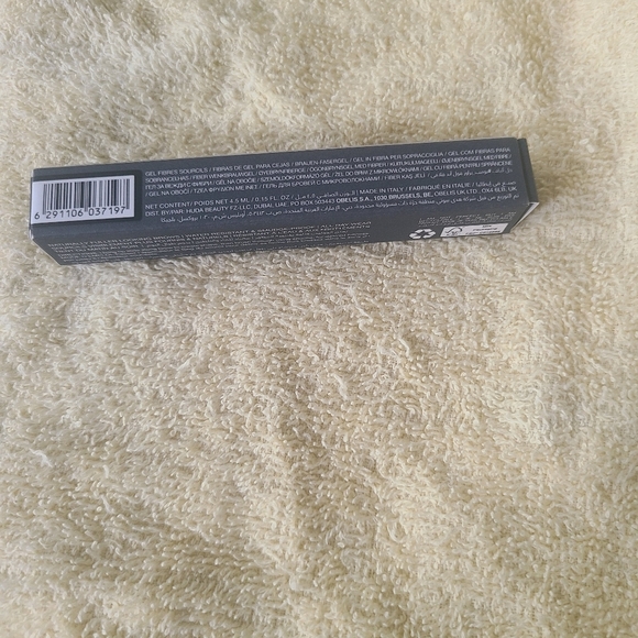 HUDA BEAUTY Bombbrows Full & Fluffy Fiber Gel NIB soft black .15 oz/ 4.5 ml - Picture 4 of 6